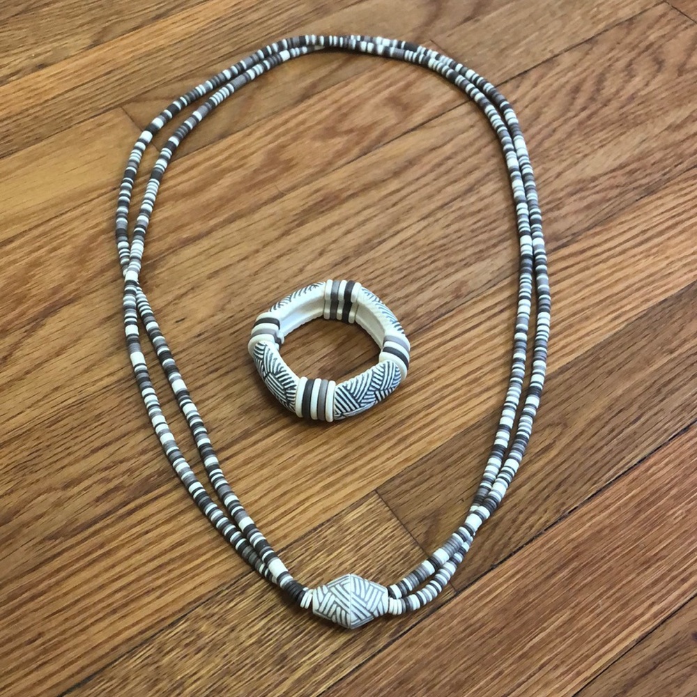 Vintage costume jewelry - matching bead set